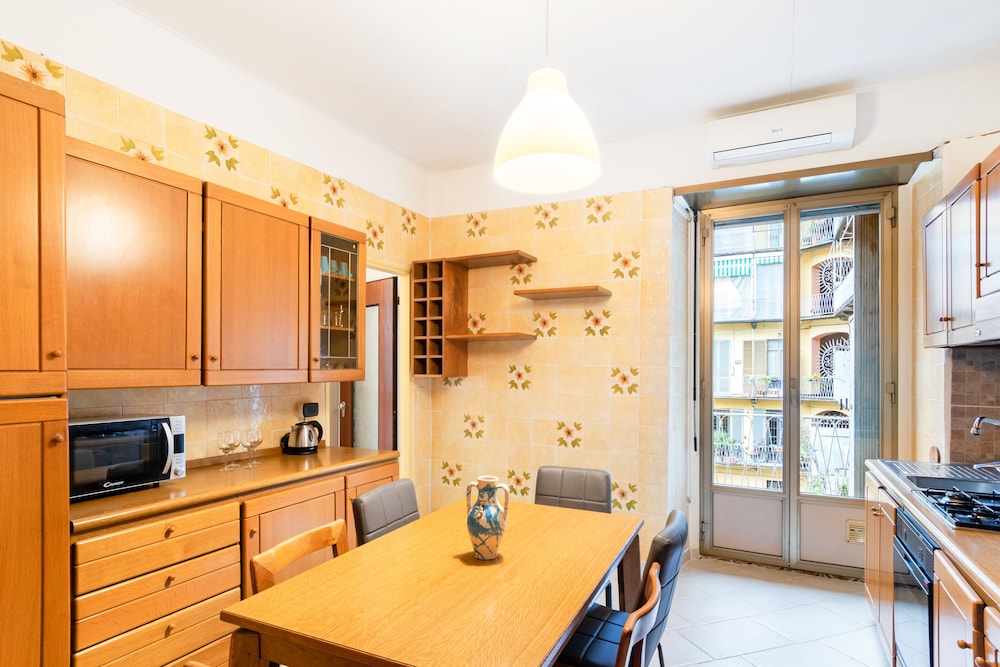 dante subway apartment