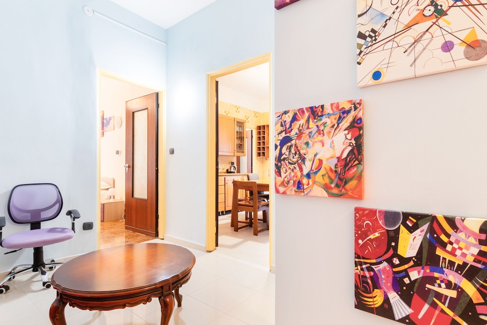 dante subway apartment