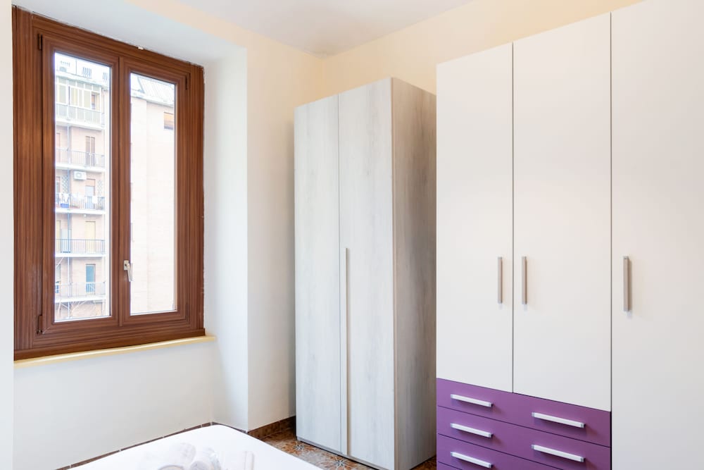 dante subway apartment