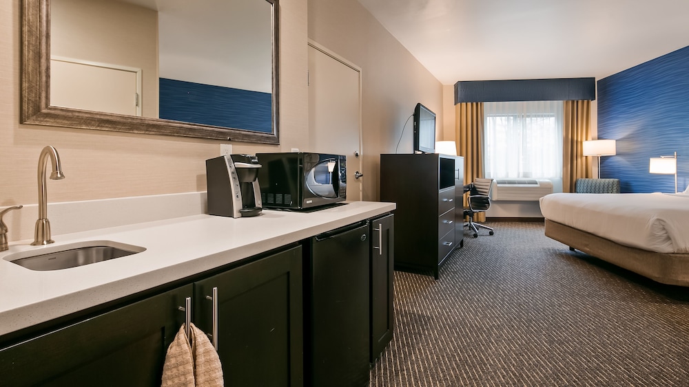 holiday inn express bellingham by ihg