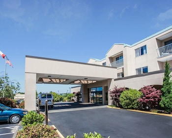 quality inn grand suites bellingham