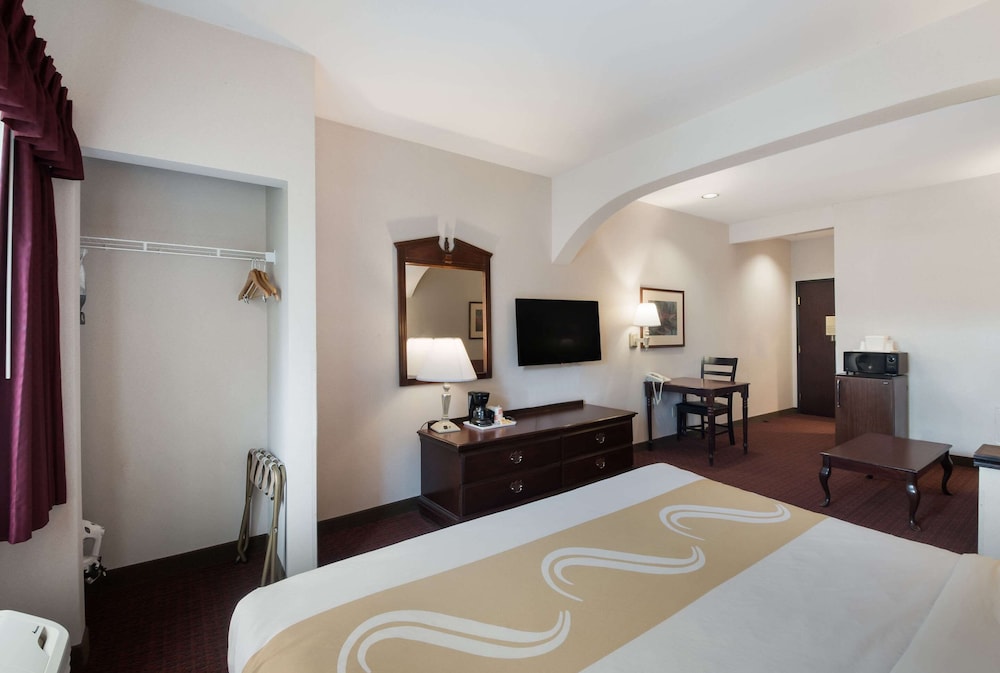 quality inn grand suites bellingham