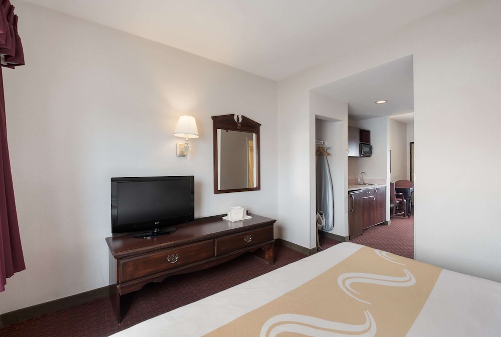 quality inn grand suites bellingham