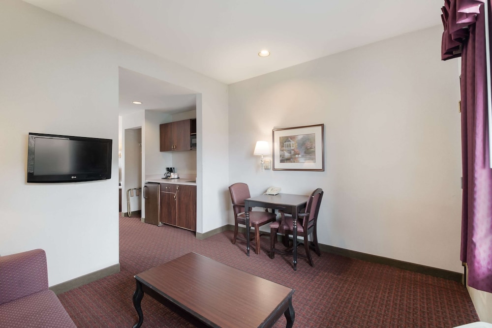 quality inn grand suites bellingham