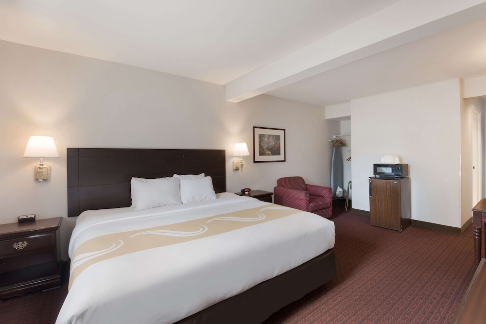 quality inn grand suites bellingham