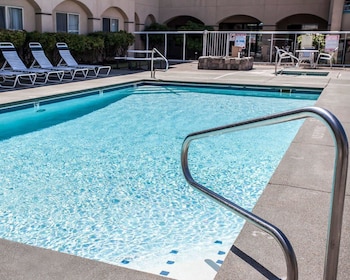 Quality Inn Grand Suites Bellingham,Washington>>Bellingham,3 star