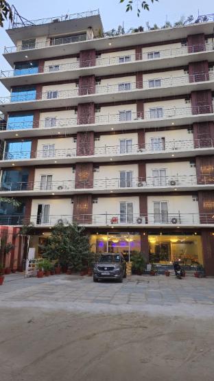 hotel aarkay palace