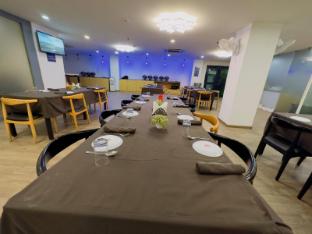 hotel aarkay palace