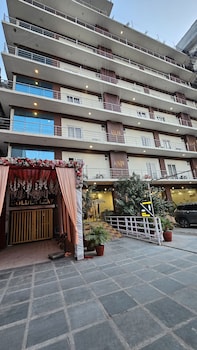 hotel aarkay palace