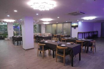 hotel aarkay palace
