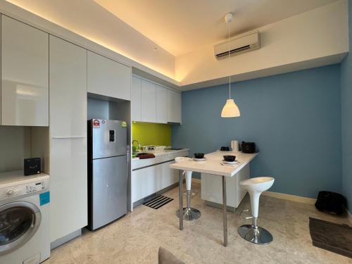 mont kiara professional service suite by mihomes