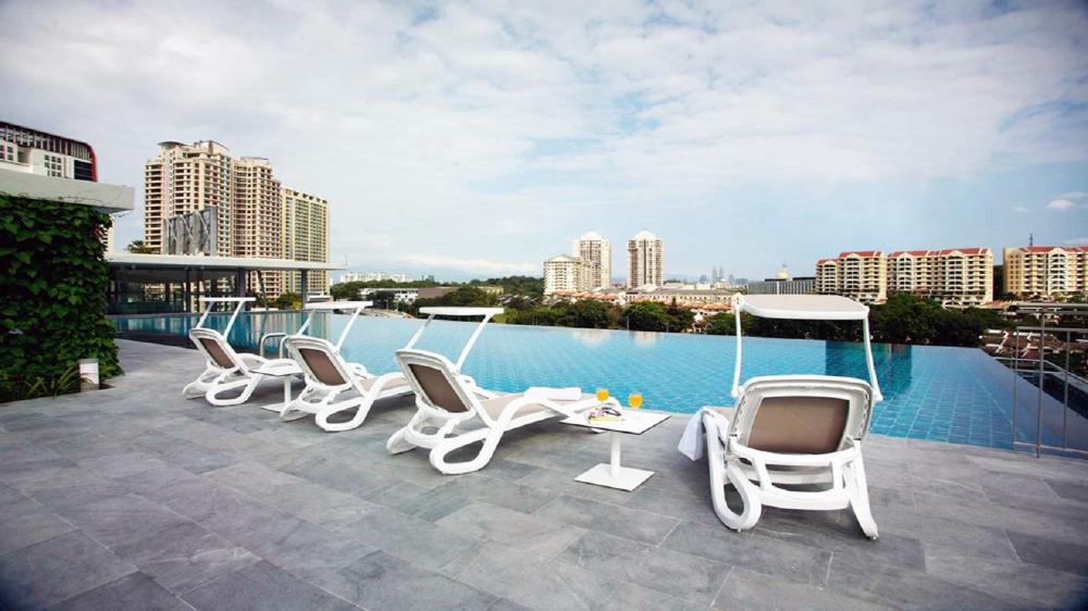 mont kiara professional service suite by mihomes
