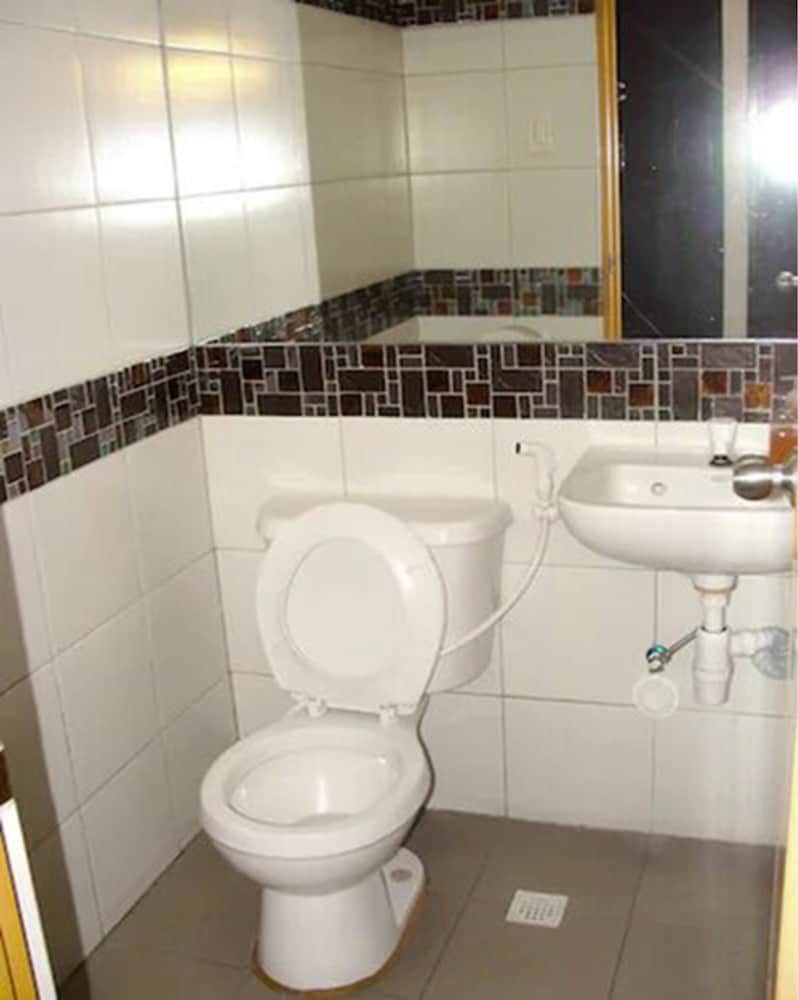 dg budget hotel salem