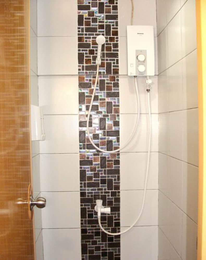 dg budget hotel salem