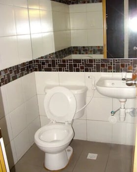 dg budget hotel salem