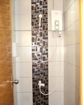 dg budget hotel salem