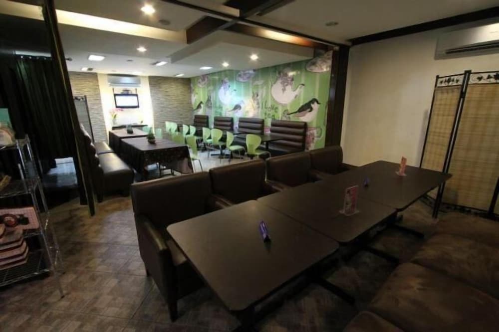 dg budget hotel salem