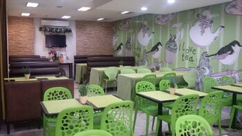 dg budget hotel salem