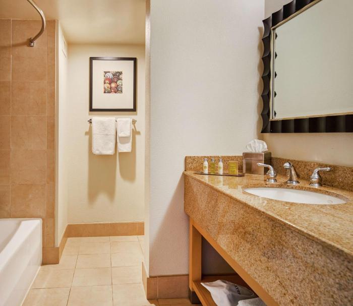 doubletree by hilton hotel berkeley marina