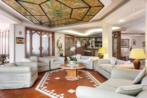 Hotel Stefania Boutique Hotel By The Beach,Olbia>>Golfo Aranci,4 star
