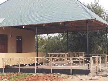 mikumi faru luxury tented campsite