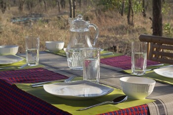 mikumi faru luxury tented campsite