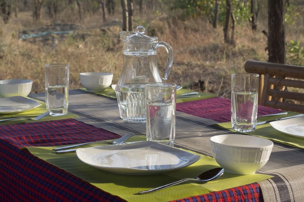 mikumi faru luxury tented campsite