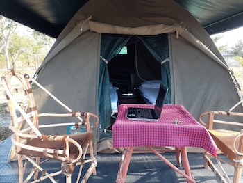 mikumi faru luxury tented campsite