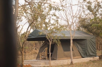mikumi faru luxury tented campsite