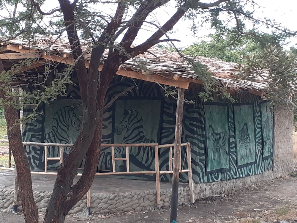 mikumi faru luxury tented campsite