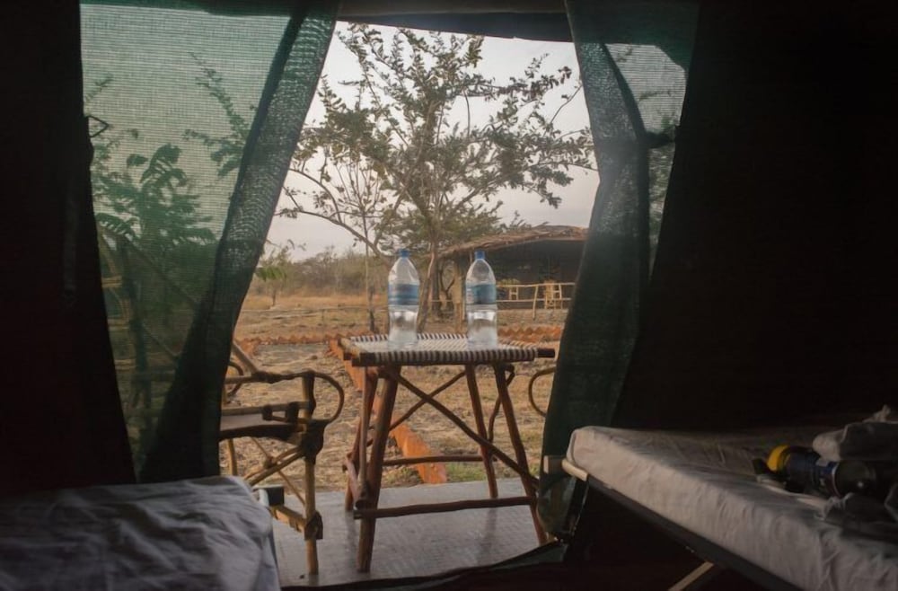 mikumi faru luxury tented campsite