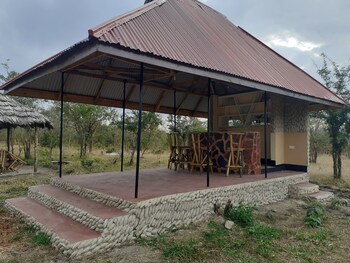 mikumi faru luxury tented campsite