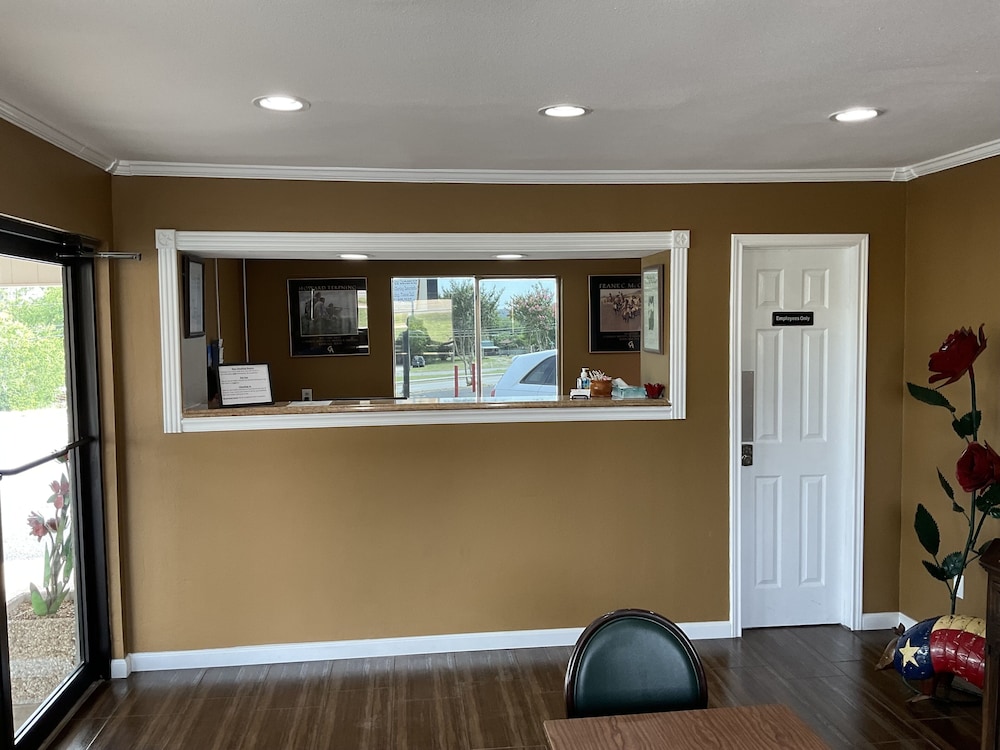 glen rose inn and suites