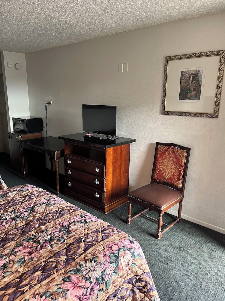 glen rose inn and suites