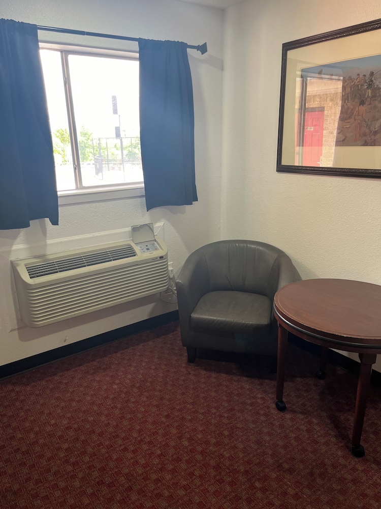 glen rose inn and suites