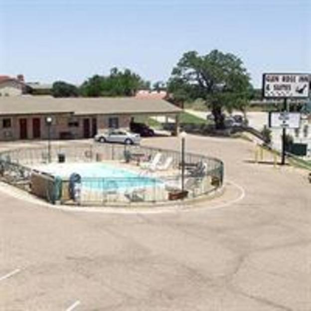 glen rose inn and suites