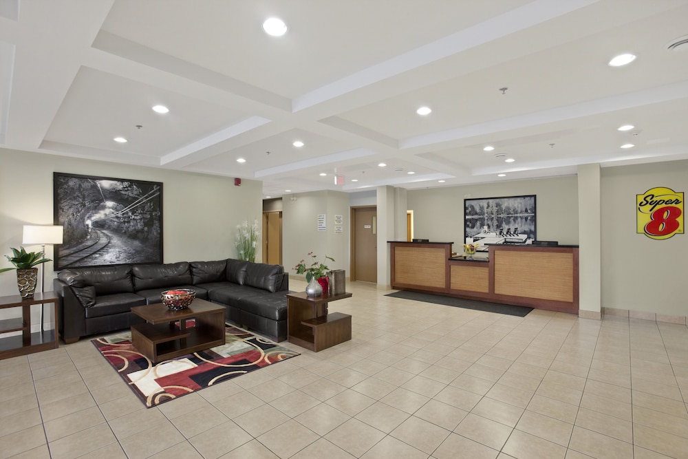 Super 8 By Wyndham Red Lake On,Niagara-On-The-Lake>>Kenora,2 star