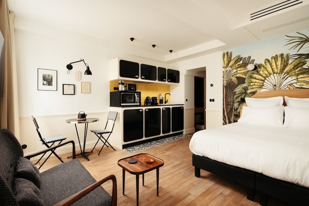 my maison in paris louvre