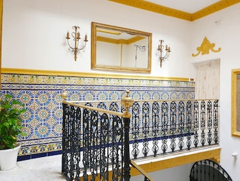 palace house hercules 92