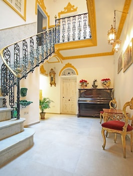 palace house hercules 92