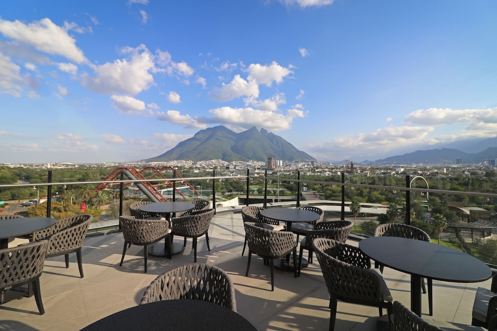 holiday inn express monterrey fundidora an ihg hotel
