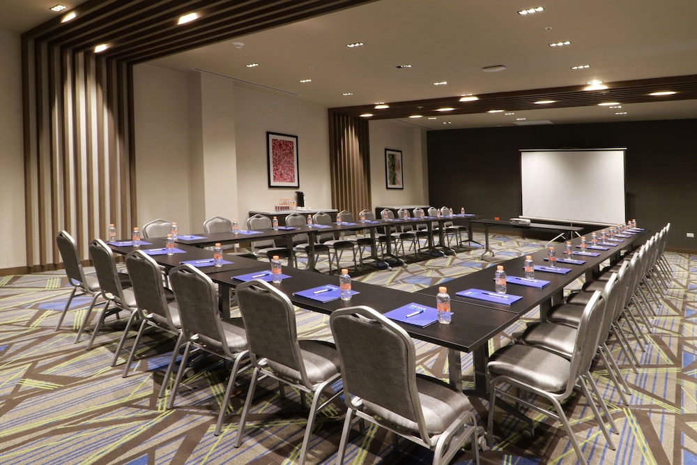 holiday inn express monterrey fundidora an ihg hotel