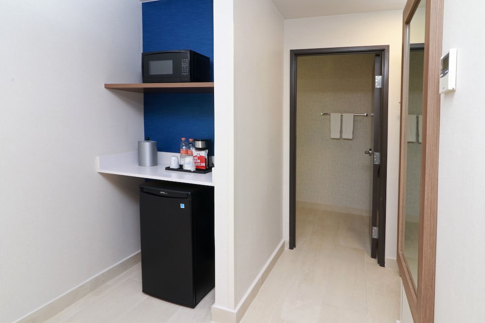 holiday inn express monterrey fundidora an ihg hotel