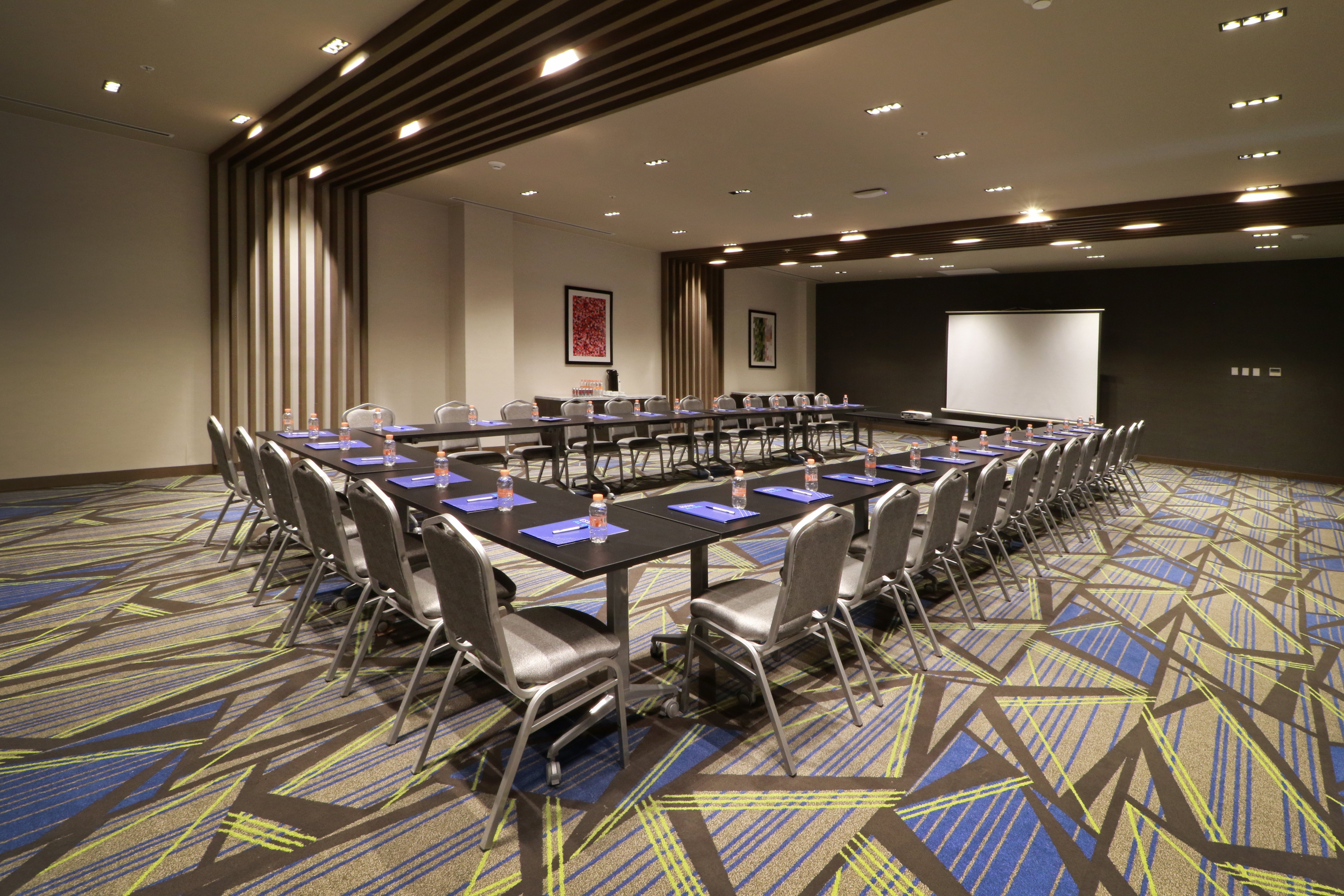 holiday inn express monterrey fundidora an ihg hotel