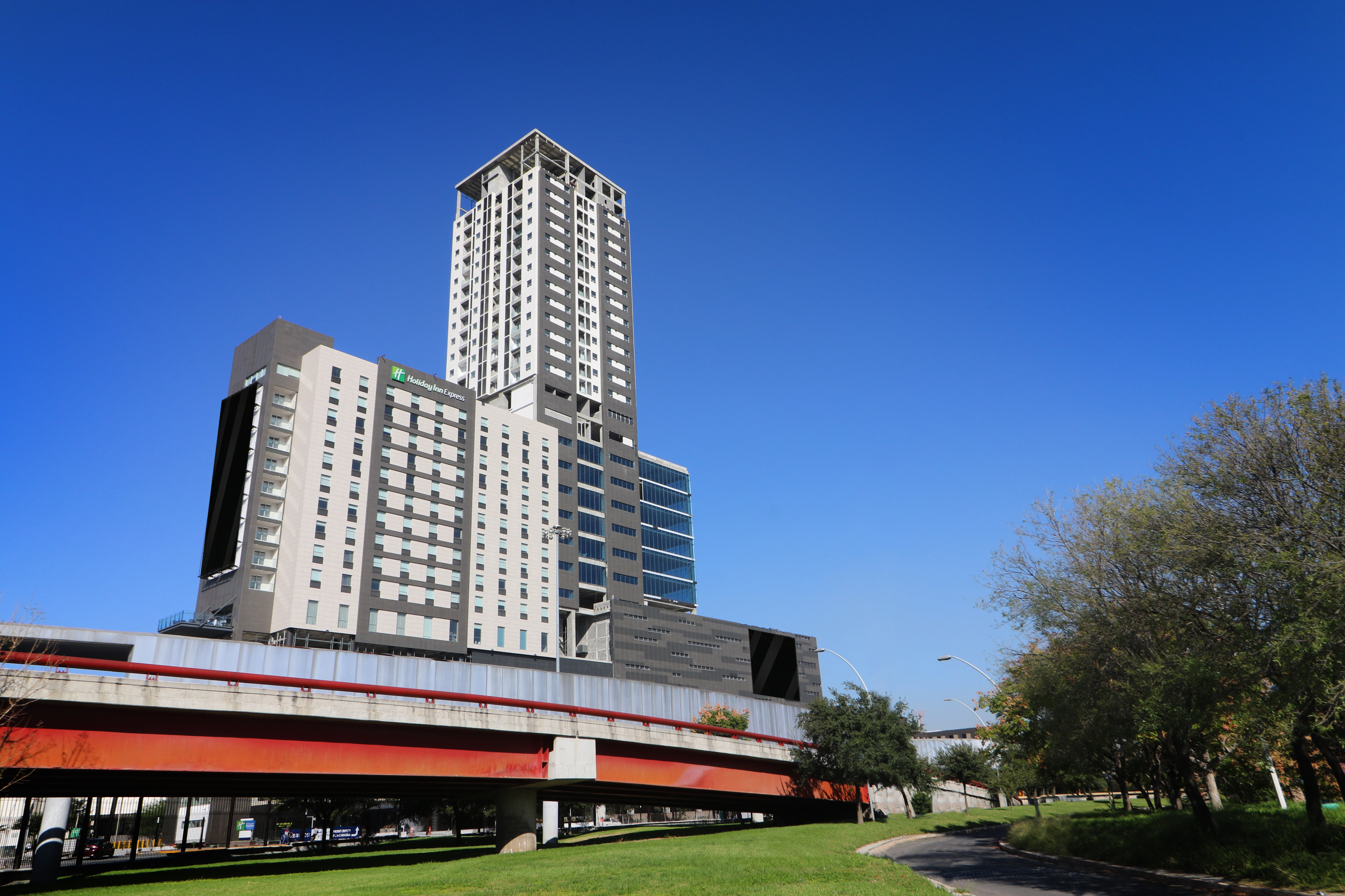 holiday inn express monterrey fundidora an ihg hotel