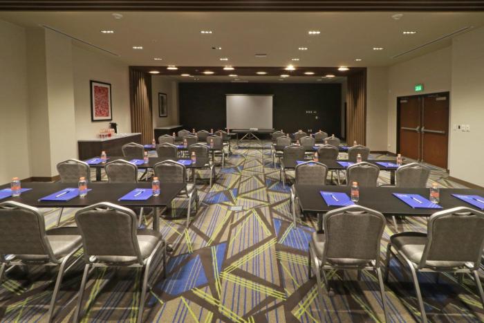 holiday inn express monterrey fundidora an ihg hotel