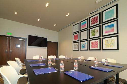 holiday inn express monterrey fundidora an ihg hotel