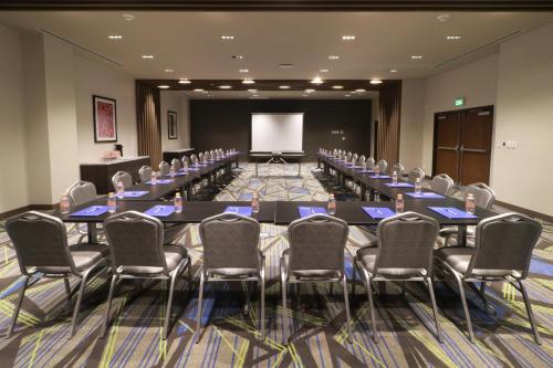 holiday inn express monterrey fundidora an ihg hotel
