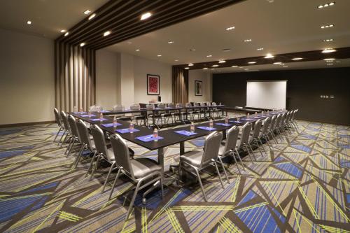 holiday inn express monterrey fundidora an ihg hotel