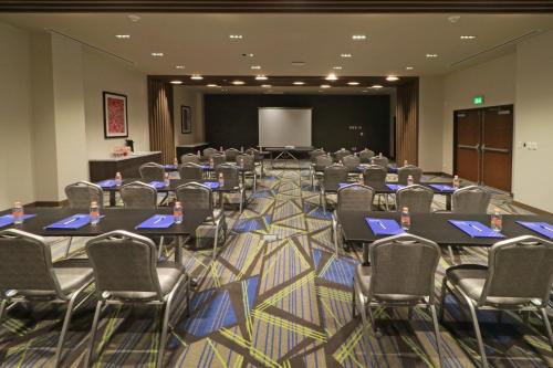 holiday inn express monterrey fundidora an ihg hotel